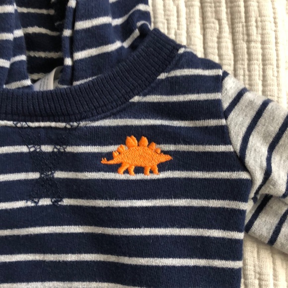 Carter’s One Piece w Hoodie - Picture 3 of 6